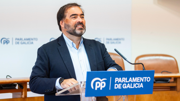 El portavoz del PP en el Parlamento gallego, Alberto Pazos Couñago