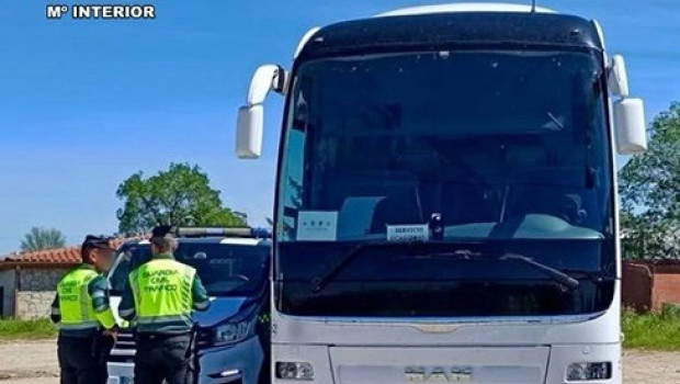 Inmovilizado un autobús escolar en Albox (Almería) cuyo conductor circulaba drogado

REMITIDA / HANDOUT por GUARDIA CIVIL
Fotografía remitida a medios de comunicación exclusivamente para ilustrar la noticia a la que hace referencia la imagen, y citando la procedencia de la imagen en la firma
28/11/2024