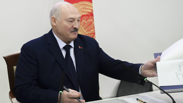 El presidente de Bielorrusia, Alexandr Lukashenko, ha asegurado su continuidad en el poder tras ser reelegido con el 86,82 % de los votos