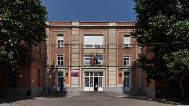 Vistazo del colegio IES Ramiro de Mestzu