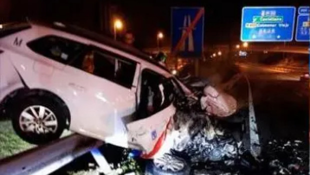 Estado del taxi arrollado por el kamikaze