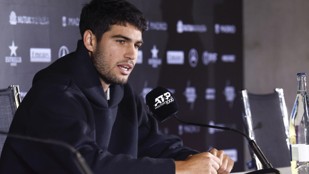 Carlos Alcaraz, durante la rueda de prensa en la que confirmó su baja por lesión del Mutua Madrid Open