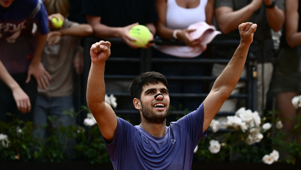 Carlos Alcaraz celebra la victoria ante Jack Draper