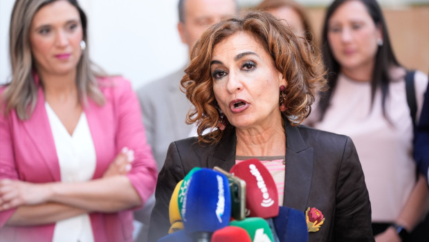 La secretaria general del PSOE-A, María Jesús Montero atiende a los medios de comunicación