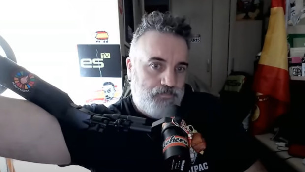 El Juzgado de Instrucción 14 de Sevilla ha procesado por posibles injurias y calumnias a este 'youtuber' de origen murciano