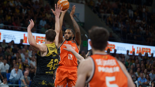 Valencia Basket accede a su tercera final liguera tras remontar con autoridad en Tenerife y sellar el 3-0