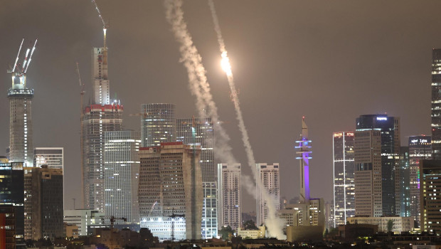 Israel sufre su noche más sangrienta tras nuevas oleadas de bombardeos iraníes que dejan ocho muertos y más de 150 heridos