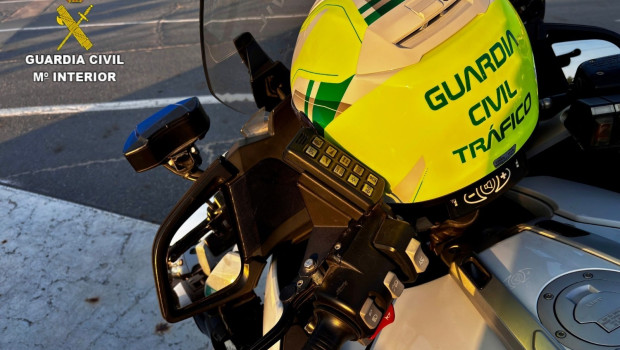 Según los testigos, el camión se dió a la fuga

REMITIDA / HANDOUT por GUARDIA CIVIL
Fotografía remitida a medios de comunicación exclusivamente para ilustrar la noticia a la que hace referencia la imagen, y citando la procedencia de la imagen en la firma
27/6/2025