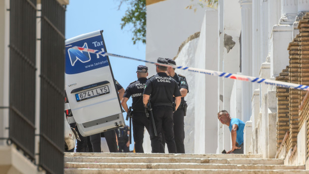 Mueren dos trabajadores tras caerles encima el techo en un edificio en Alcalá de Guadaíra (Sevilla)