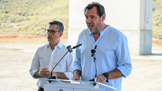 Puente defiende sus mensajes sobre los incendios y acusa al PP de irresponsabilidad