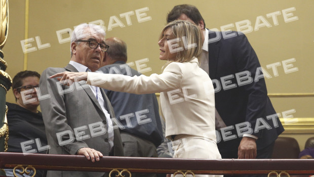 Sabiniano Gómez junto a Begoña Gómez y David Sánchez, la mujer y el hermano del presidente del Gobierno