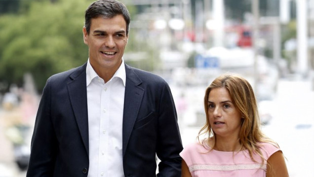El presidente Pedro Sánchez y Susana Sumelzo, secretaria de Estado de Exteriores