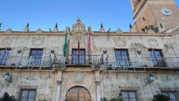 Ayuntamiento de Lora del Río, donde es concejal de la oposición la socialista envuelta en la polémica