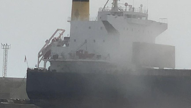 Un buque atracado en el Puerto de Garrucha (Almería), con polvo en suspensión junto a la zona de carga.

REMITIDA / HANDOUT por SITMA
Fotografía remitida a medios de comunicación exclusivamente para ilustrar la noticia a la que hace referencia la imagen, y citando la procedencia de la imagen en la firma
27/7/2026