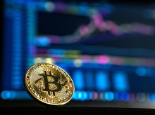 De la estafa al memecoins
