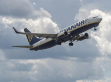 Un avión de Ryanair despega con destino al aeropuerto de Alicante