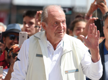 Don Juan Carlos, este jueves a su llegada al Real Club Náutico de Sanxenxo