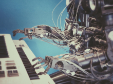 Un robot tocando el piano