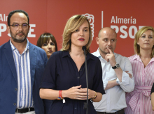 La portavoz del PSOE y ministra de Educación y Formación Profesional, Pilar Alegría, este viernes ante los medios