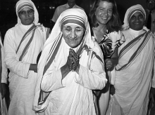 La madre Teresa de Calcuta a su llegada a la capital española en 1986