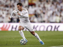 Eden Hazard (115 millones); es el fichaje más caro de la historia del Real Madrid. Llegó en 2019 procedente del Chelsea después de ser uno de los mejores jugadores de la Premier y del mundo. Se puede decir que relación calidad-precio ha sido el peor fichaje de la historia del club. Sus continuas lesiones y su pésimo estado de forma hizo que su paso por Madrid fuese para olvidar. Acaba de anunciar su retirada del fútbol a sus 32 años