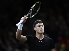 El tenista danés, Holger Rune, fue el último en conseguir plaza para el torneo. Lo hizo el pasado viernes en París, tras llegar a los cuartos de final frente a Djokoic. Ocupa el décimo puesto en el ranking ATP. Su temporada ha sido mala a causa de las lesiones que le han lastrado. Este año ganó el torneo de Múnich