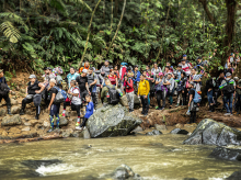 Inmigrantes cruzando la selva del Darién