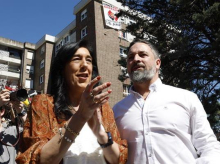 Abascal y Amaia Martínez en un acto electoral en Guecho, Vizcaya