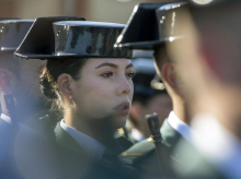 Una agente de la Guardia Civil, durante una jura de bandera


Marlaska, este viernes en la Academia de Guardias de la Guardia Civil de Baeza.