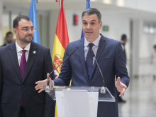 El presidente del Principado de Asturias, Adrián Barbón y el presidente del Gobierno, Pedro Sánchez