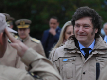 Javier Milei durante la ceremonia de recepción de un buque de la Guardia Costera de Estados Unidos