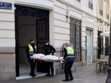 Levantamiento del cadáver de Cristina, asesinada por su pareja, Alberto, en Valencia