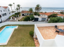 Casas en primera línea de playa en Marbella