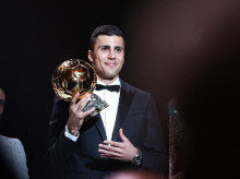 Rodri Hernández con el Balón de Oro