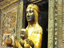 Imagen de la Virgen de Montserrat venerada en el santuario