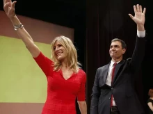 Begoña Gómez y Pedro Sánchez en la proclamación del actual presidente como candidato a la Moncloa