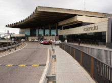 Entrada a la terminal del Aeropuerto de Manises, Valencia