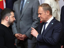 Volodimir Zelenski conversando con Donald Tusk