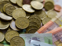 Monedas y billetes de euro.