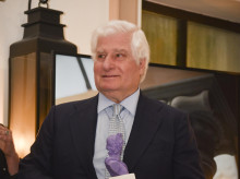 Carlos Fitz-James Stuart  recibe un premio en Sevilla