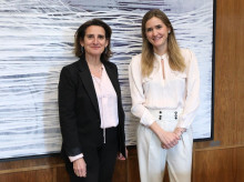 La ex ministra Teresa Ribera, con la actual ministra, Sara Aagesen.