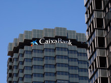Fachada de la sede de CaixaBank en la Avenida Diagonal de Barcelona.