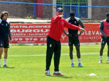Víctor Valdés en su etapa como entrenador del Real Ávila CF
REMITIDA / HANDOUT por REAL ÁVILA CF
Fotografía remitida a medios de comunicación exclusivamente para ilustrar la noticia a la que hace referencia la imagen, y citando la procedencia de la imagen en la firma
19/5/2025