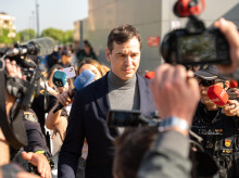 David Sánchez, hermano de Pedro Sánchez, saliendo de los Juzgados de Badajoz