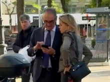 Mario Conde y su novia en Madrid