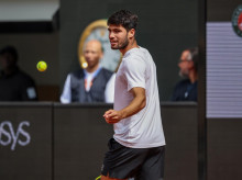 Carlos Alcaraz, en un entrenamiento previo a Roland Garros 2025