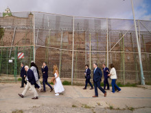 Los europarlamentarios han recorrido la valla de Melilla
