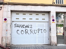 Pintada en el edificio del exministro José Luis Ábalos