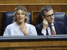 La vicepresidenta Yolanda Díaz y el ministro Félix Bolaños, este jueves en sus escaños