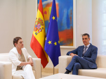El presidente del Gobierno, Pedro Sánchez, mantiene un encuentro con la portavoz de EH Bildu en el Congreso de los DIputados, Mertxe Aizpurua, en el Complejo de la Moncloa